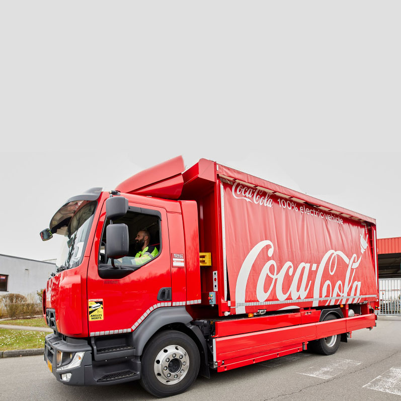 Elektrische vrachtwagen levert voor Coca-Cola