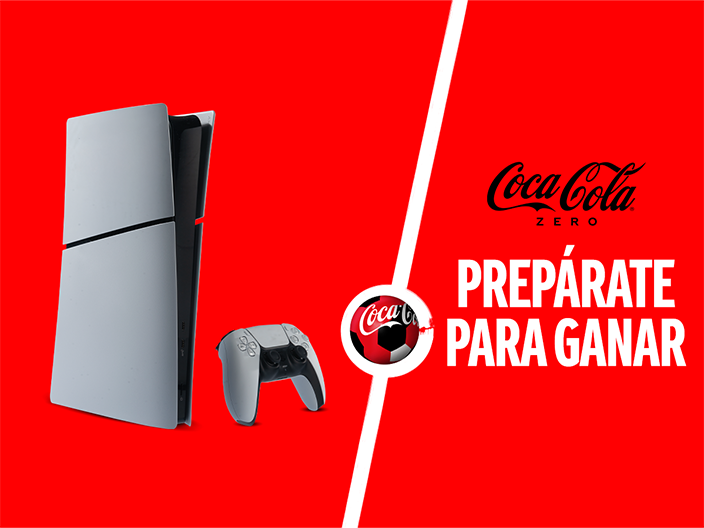 Fotografía de una PlayStation 5 sobre un fondo rojo. A la derecha el logo de "Coca-Cola Zero" y debajo la frase "Prepárate para ganar"