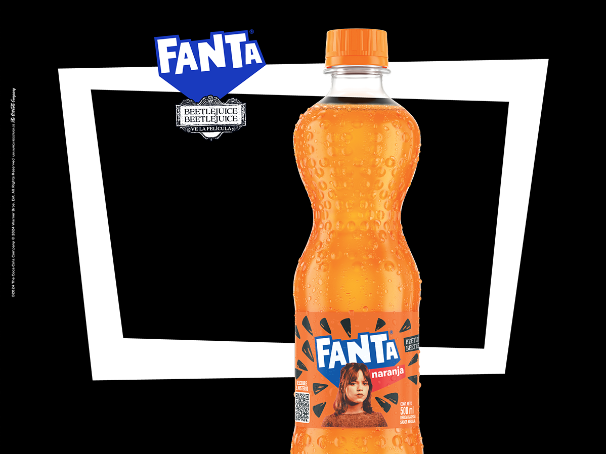 Botella de Fanta Naranja de la edición limitada de Beetlejuice, personalizada con Astrid Deetz.