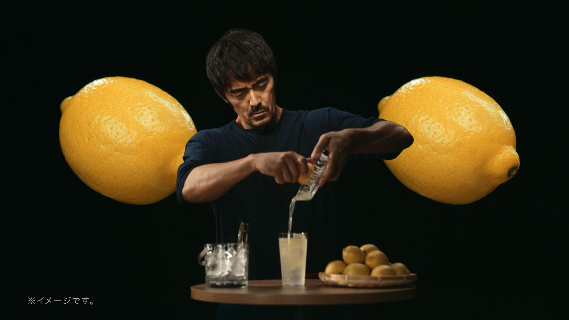 レモンまるごと2個分の果汁を使用！21％の溢れる果汁感とお酒の飲み 
