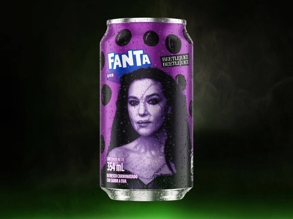 Lata de Fanta Beetlejuice sabor uva personalizada con Delores, la esposa de Beetlejuice.