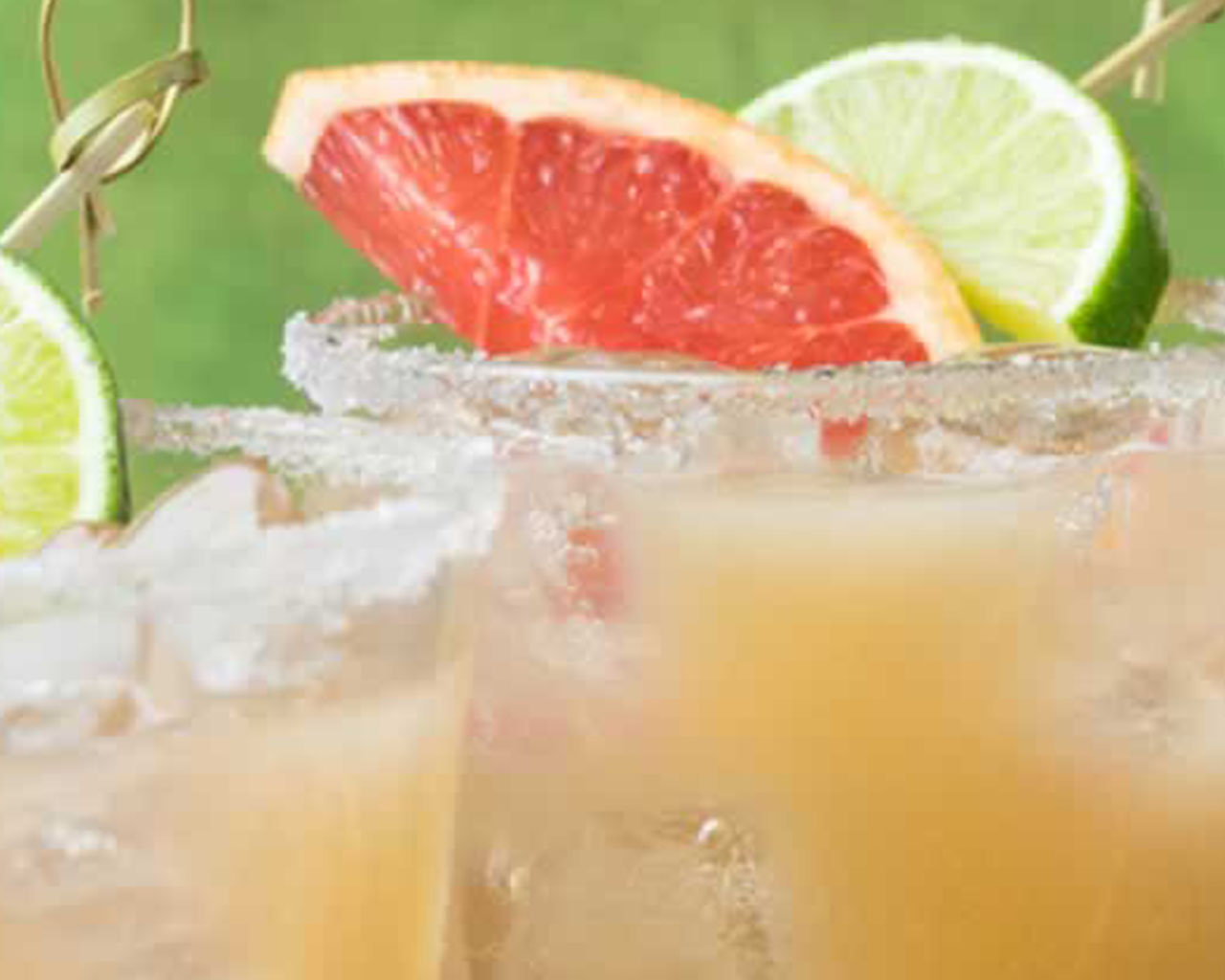 https://www.coca-cola.com/content/dam/onexp/us/en/brands/simply/recipes-and-mixology/juices-and-drinks/juice-and-drinks-lp/USA_simply_grapefruit_margarite_campaign_card_right_desktop_1280x1024.jpg